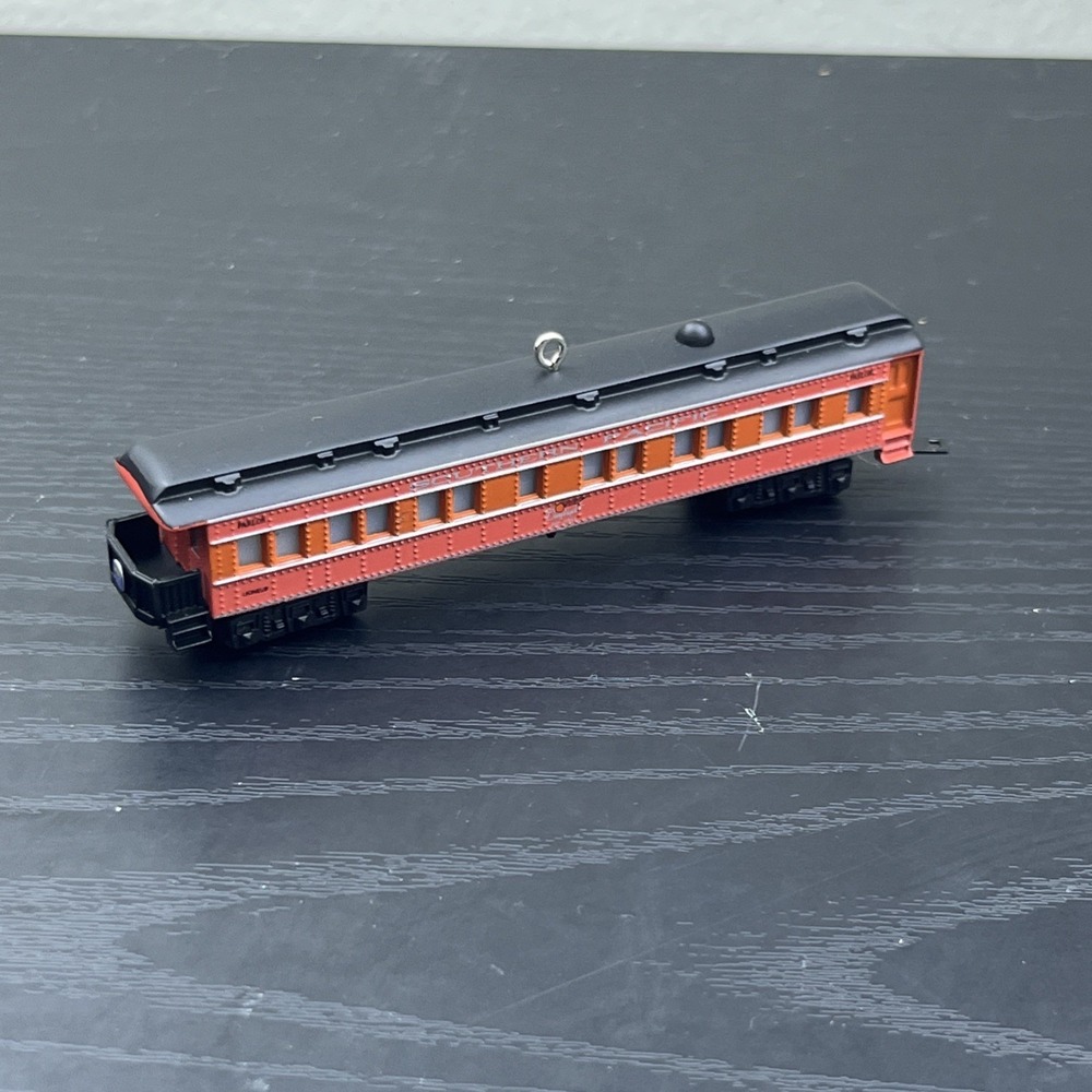 2003 Hallmark Keepsake Lionel‎ Daylight Observation Car Die-Cast Ornament Glows